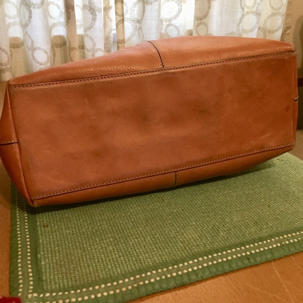 Adrienne Vittadini tan purse - Picture 5 of 8